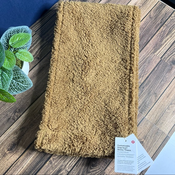 Lululemon Customizable Snap Scarf Skinny *Fleece NWT Bold Beige - Picture 2 of 11